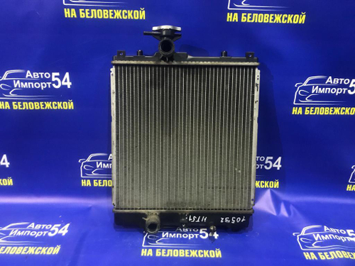 Радиатор двигателя SUZUKI SWIFT 2000-2004