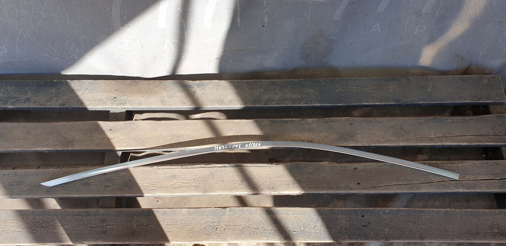 Молдинг двери передней левой Mercedes C (W205) 14-23 Б/У Оригинал A2056900180