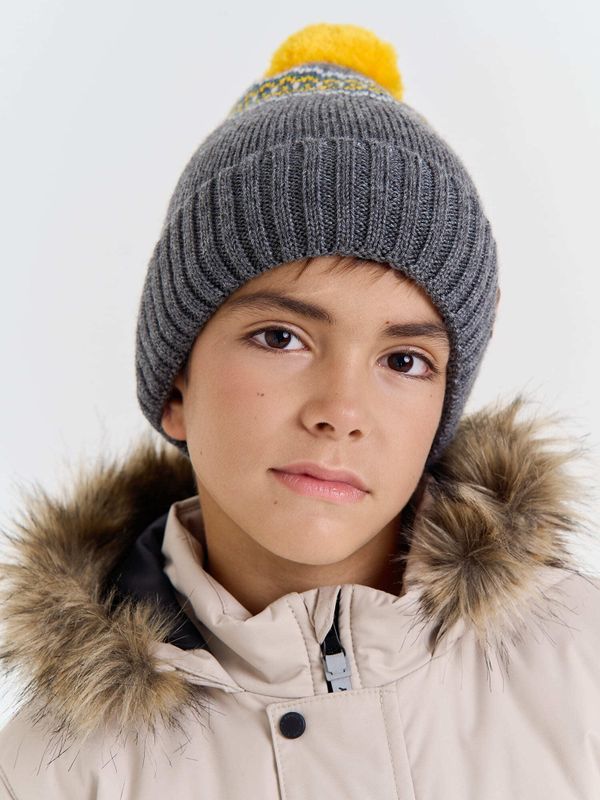 Шапка зимняя из смесовой шерсти с флисовым подкладом 