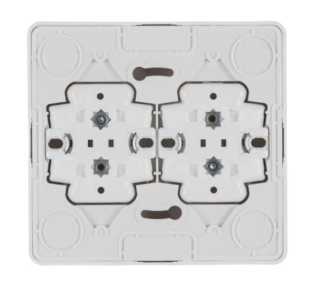 Розетка 4-м ОП Этюд 16А 250В с заземл. защ. шторки бел. SE PA16-208B