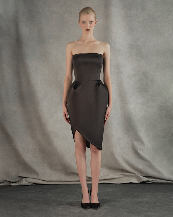 Платье мини из атласа с объемной юбкой