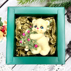 Шоколадная фигурка "Мишка с ёлкой"