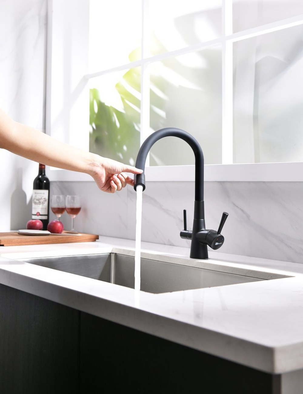 Смеситель Lemark Comfort LM3075BL для кухни  с подключением к фильтру с питьевой водой