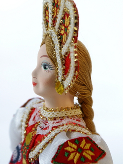 Кукла коллекционная в девичьем русском костюме