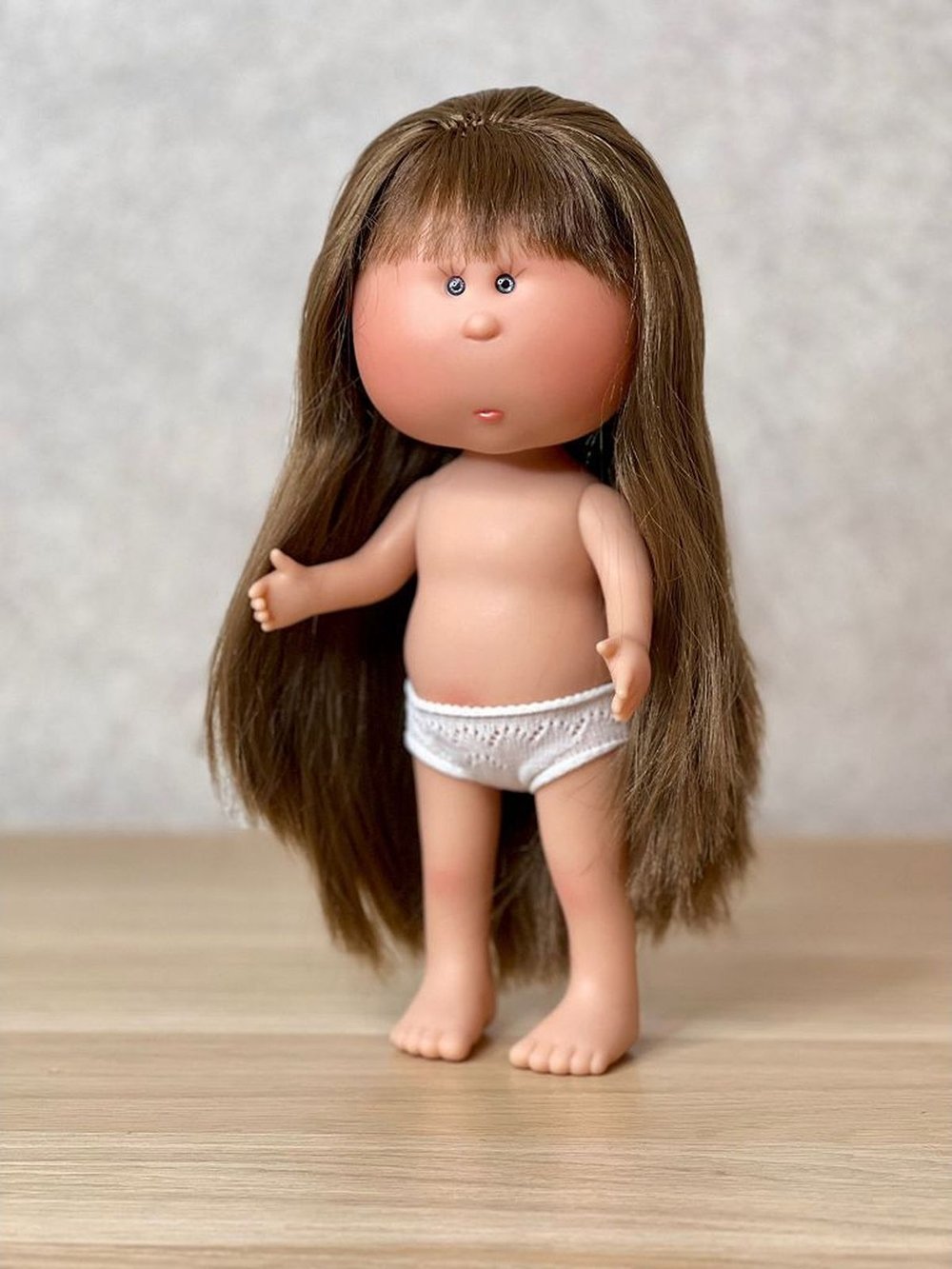 Кукла Nines виниловая 30см MIA CASE (3422)