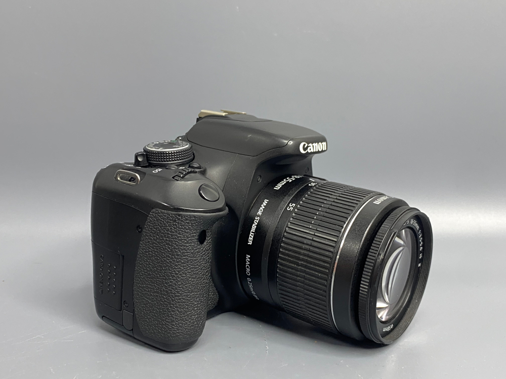 Canon 600D kit 18-55mm IS II 44.000 Кадров