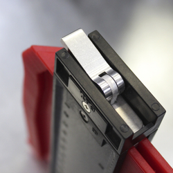 WDK-65421 Профильная кузовная линейка с фиксатором, 250 мм