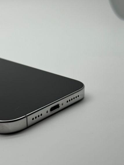 iPhone 16 Pro Max 256Gb white Titanium