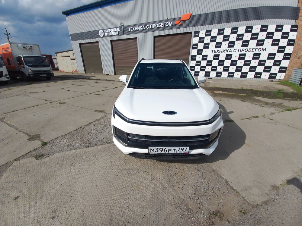 Москвич 3 1,5 CVT Стандарт (136 л.с.)