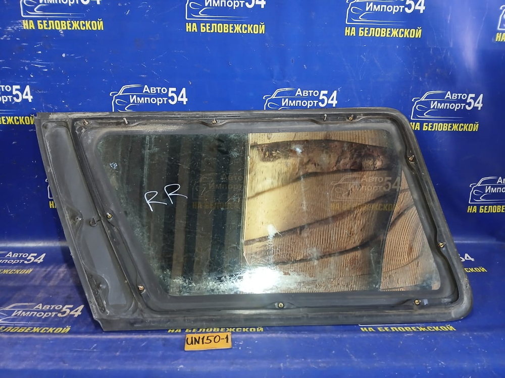 Стекло багажника правое FORD EXPLORER 1997