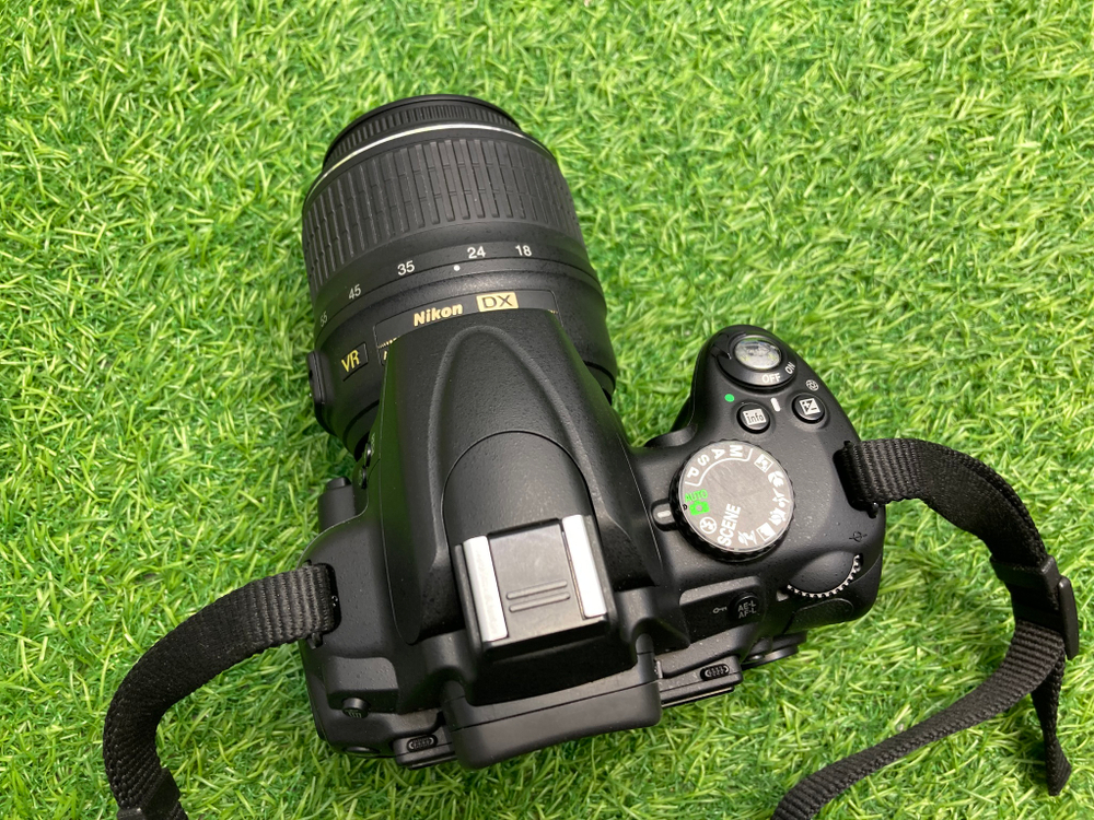 Nikon D5000 kit 18-55mm 2.400 кадров