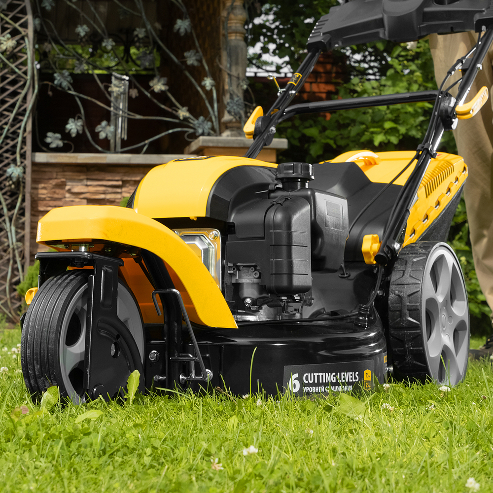 Бензиновая газонокосилка GLT-460SP-T, Trike 149 см3, 46 см, привод, панель, 60л Denzel