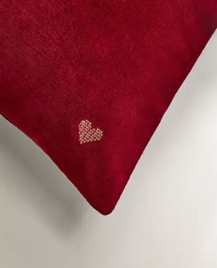 ZARA HOME БАРХАТНАЯ НАВОЛОЧКА НА ПОДУШКУ НА РОЖДЕСТВЕНСКУЮ ТЕМАТИКУ С ВЫШИВКОЙ, КРАСНЫЙ