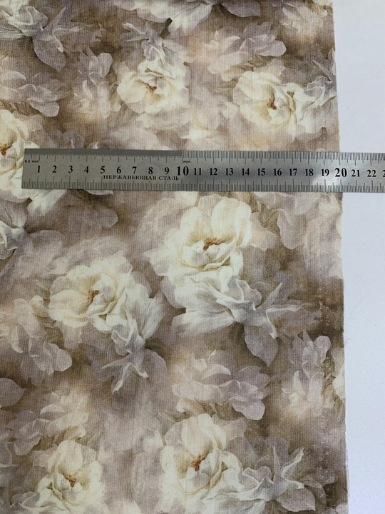 Плательная вискоза принт розы белые на коричневом TENCIL RH#7