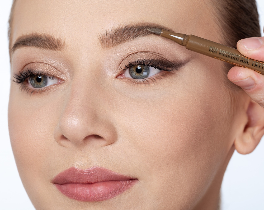 Dermacol 16H Microblade Tattoo - Водостойкий карандаш для бровей оттенок 01, 1 ml