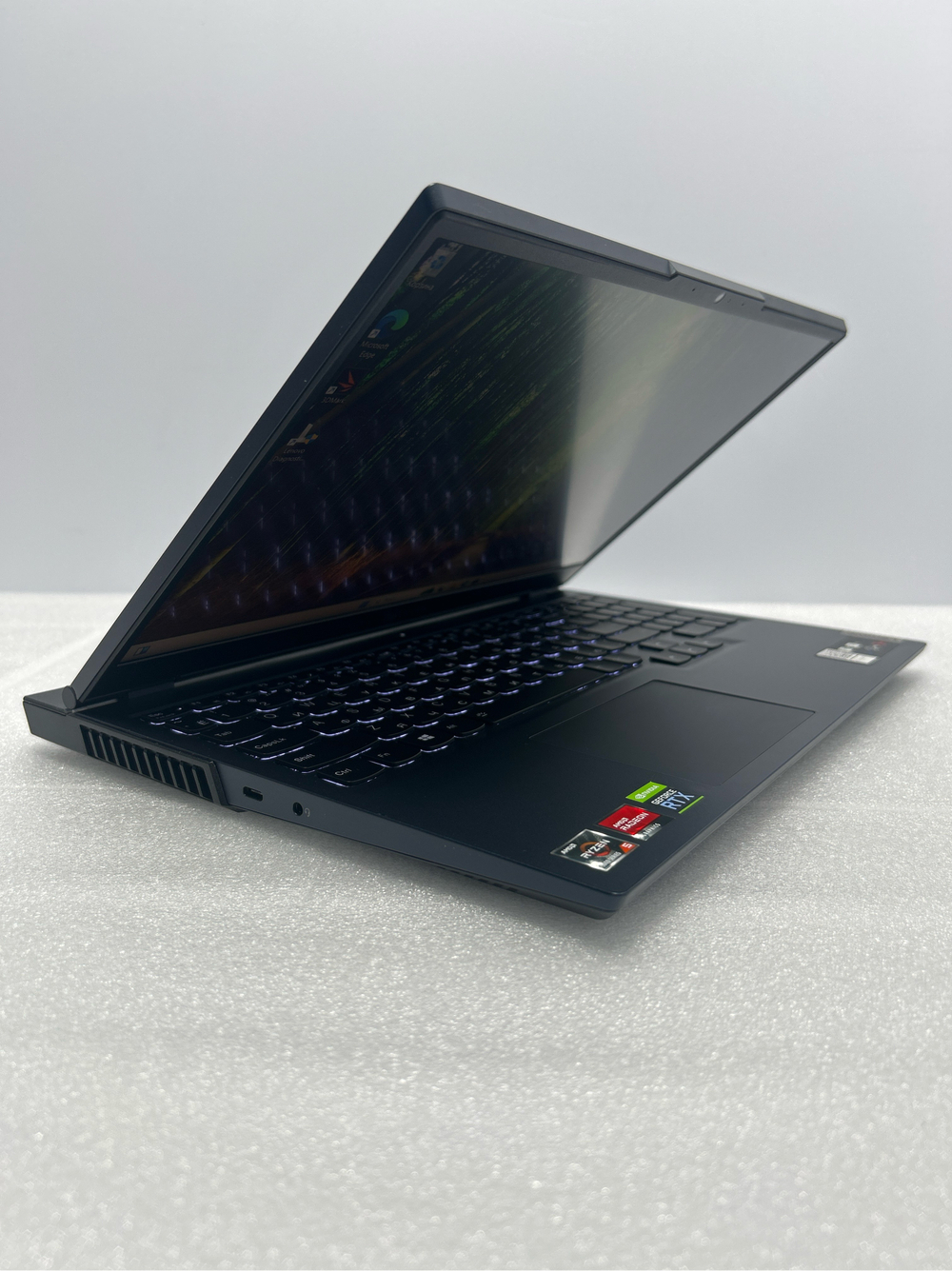 Ноутбук Lenovo Legion 5-15ACH6H (82JW003CRK) 15.6"/ AMD Ryzen 5 5600H/RAM 16 GB/512 GB/Nvidia RTX3050 4GB/1920x1080/IPS 165Hz/DOS/Подсветка кл-ры:LED/синий. Состояние: Уценка/небольшие след. на матрице от клавиатуры/B1