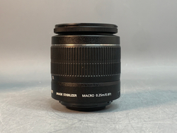 Canon 650D kit 18-55mm IS II 2.200 кадров