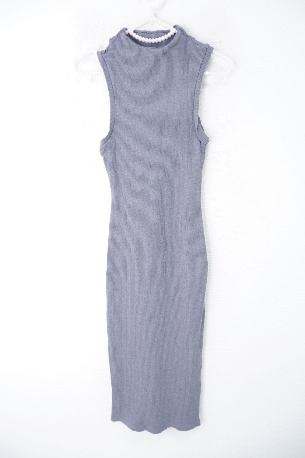 Платье H&M лаконичное 40-42 размер