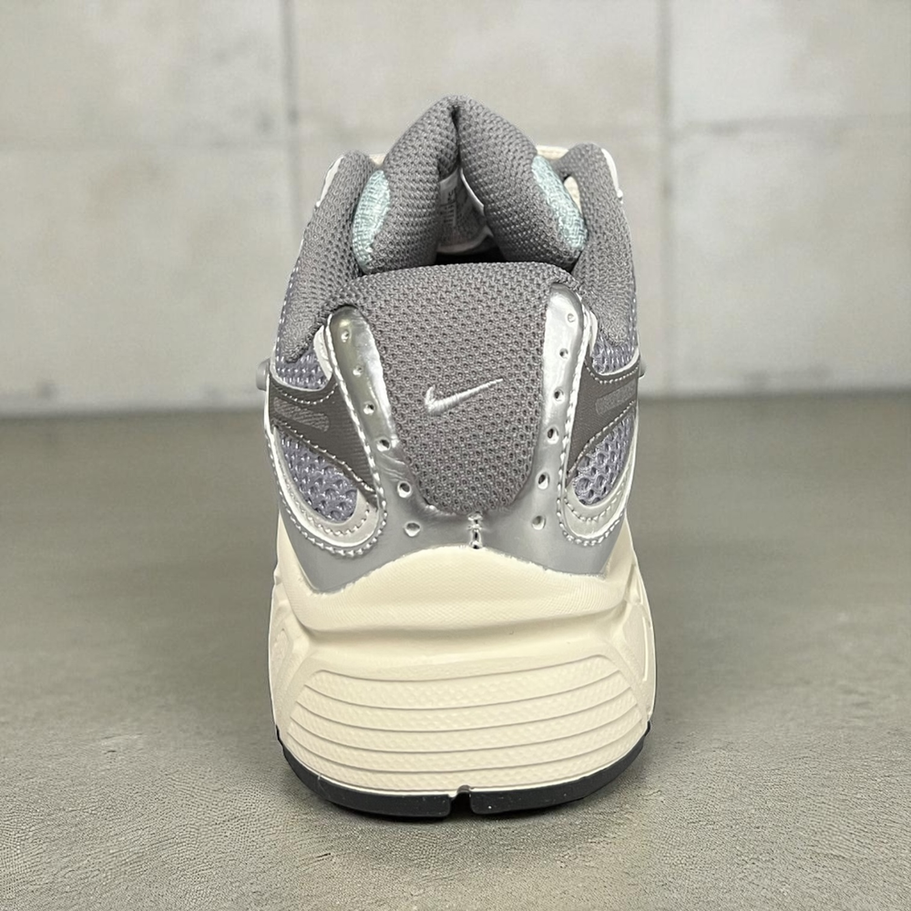 Nike V5 RNR • Silver Gray