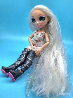 Кукла Rainbow High Амайя Рейн