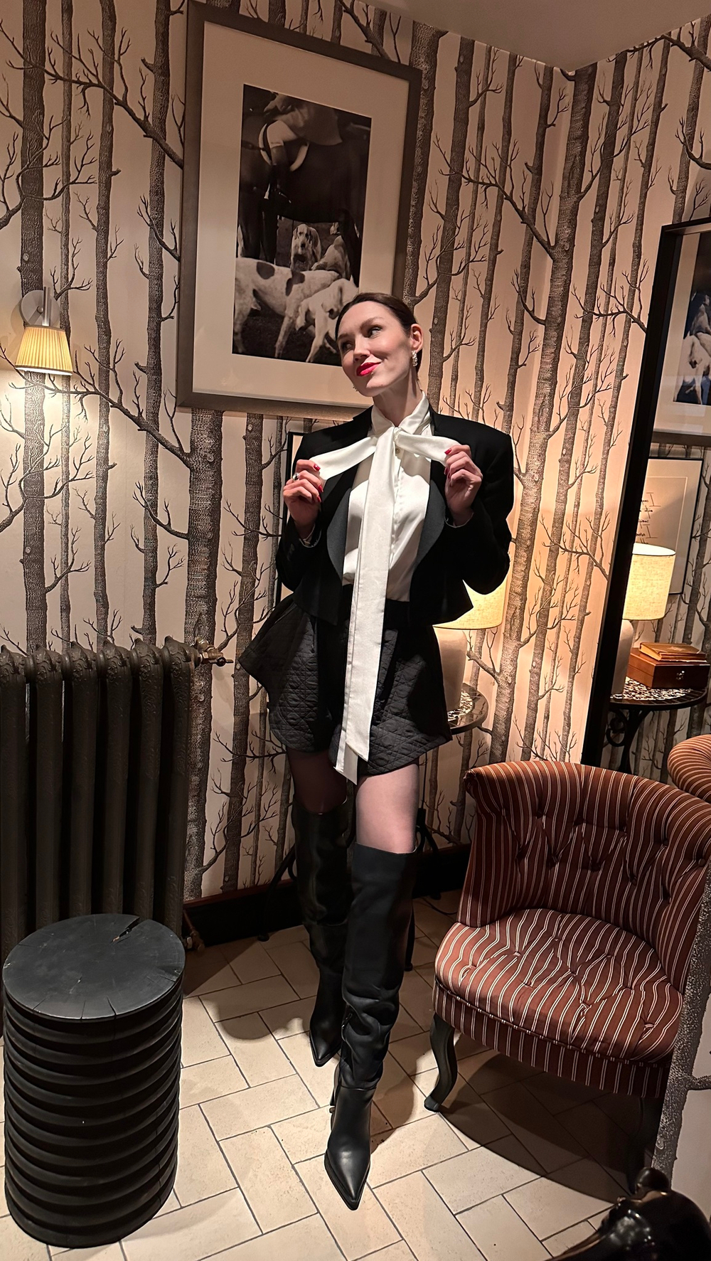 Блуза из обнимающего шелка в жемчужном