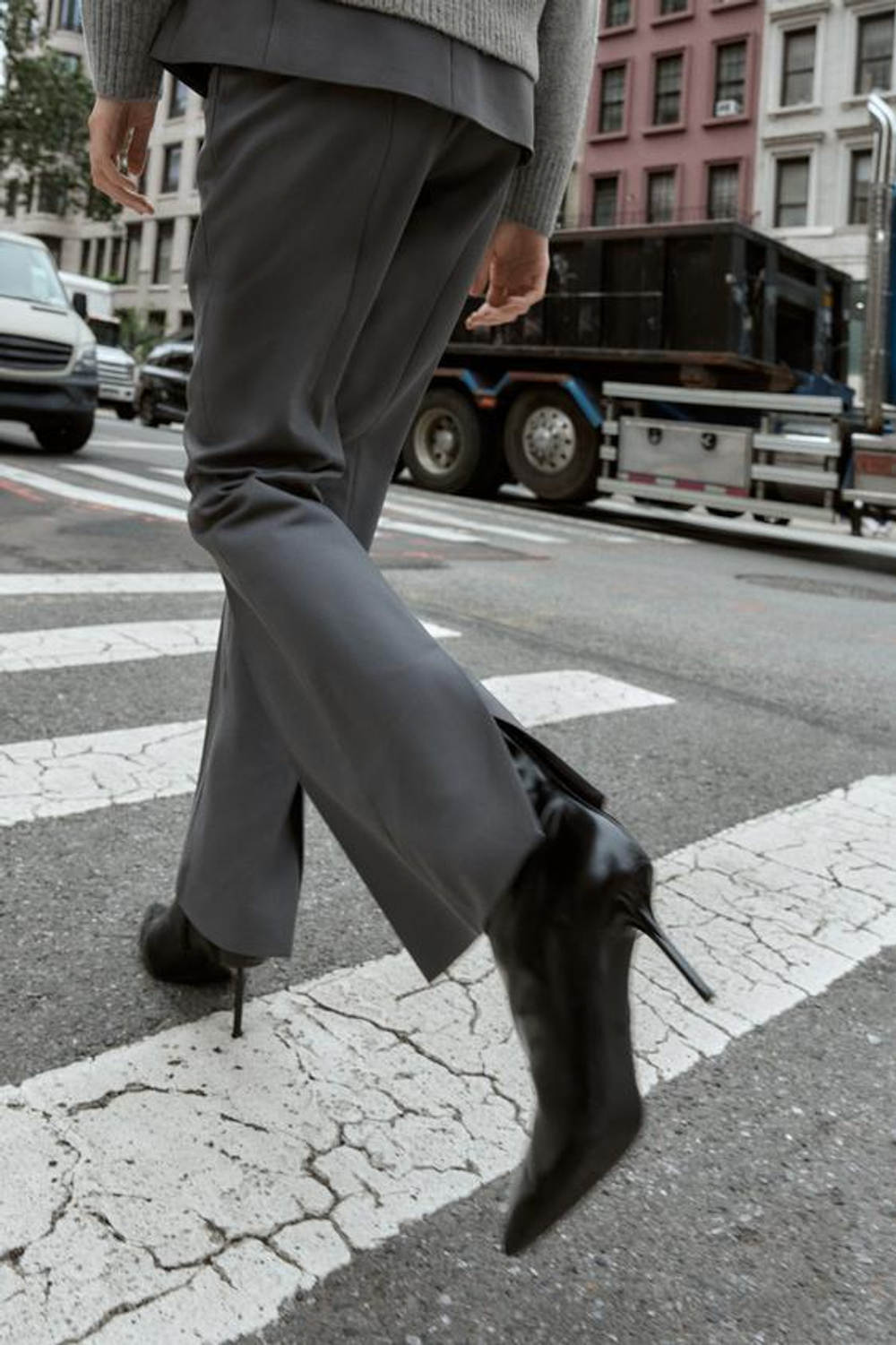 ZARA БРЮКИ FLARE С РАЗРЕЗАМИ, СЕРЫЙ