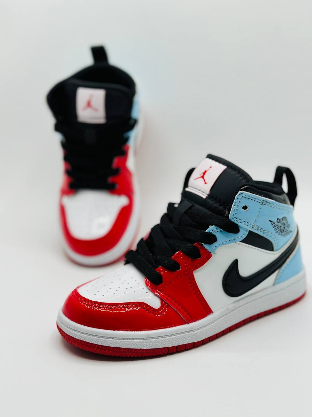 Кроссовки для мальчиков Nike Air Red Luxe