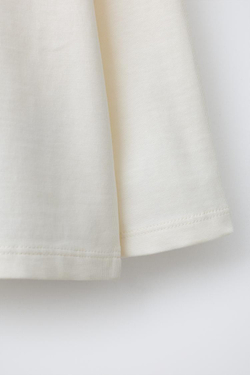 ZARA ФУТБОЛКА С КОНТРАСТНЫМИ ДЕТАЛЯМИ И НАДПИСЬЮ, ЭКРЮ