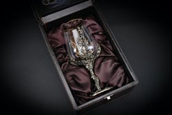 Бокал для вина «Виноград» в подарочном футляре с художественным оформлением