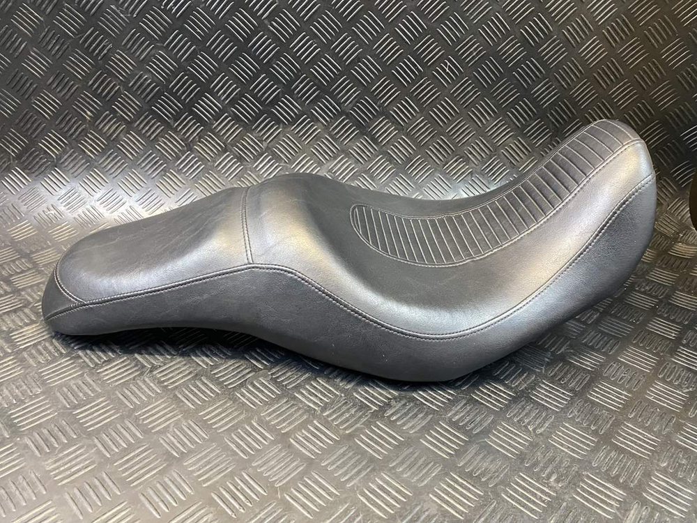 Сиденье Harley-Davidson FXDL1580 053403