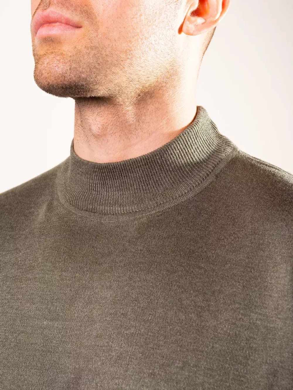 Джемпер Турция тонкий теплый с горлом