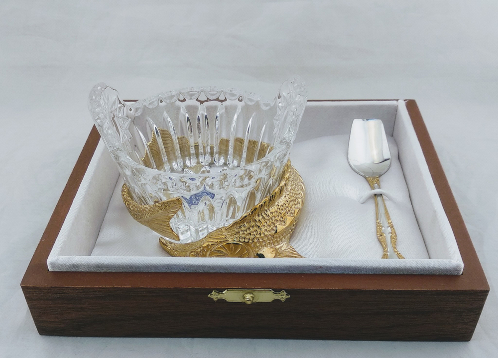 Икорница "Осетр" с ложечкой в  подарочном футляре