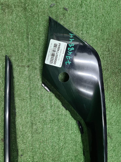 Накладка переднего бампера правая Hongqi HS5 19-нв