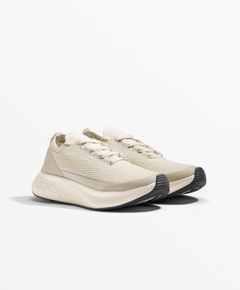 Oysho Универсальные кроссовки для повседневной носки и прогулок, песочный