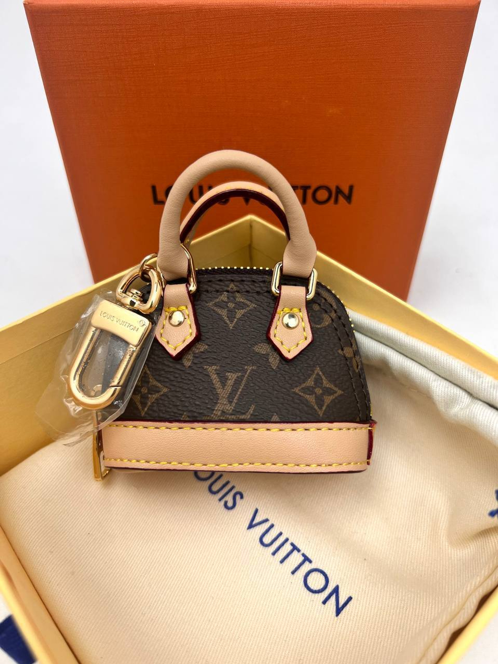 Брелок для сумки Louis Vuitton, арт. 467826023