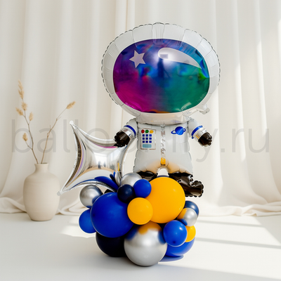 Стойка "Космонавт с фигурой"