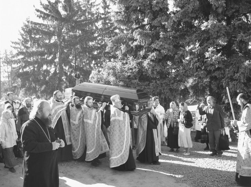 Матушка Алипия. На пажити Богоматери. Христа ради юродивая монахиня Алипия.