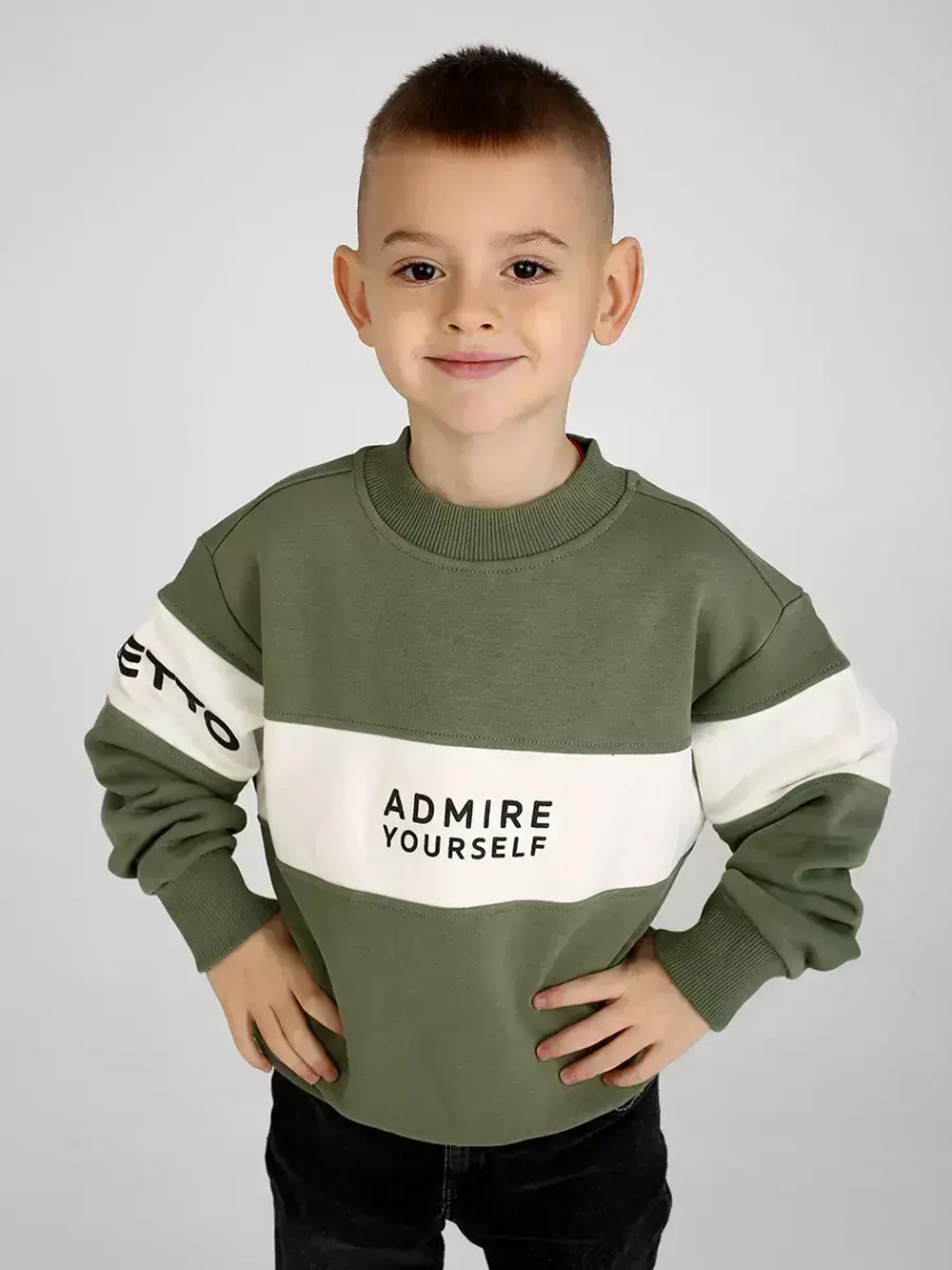 Свитшот для мальчика зеленый в школу и сад