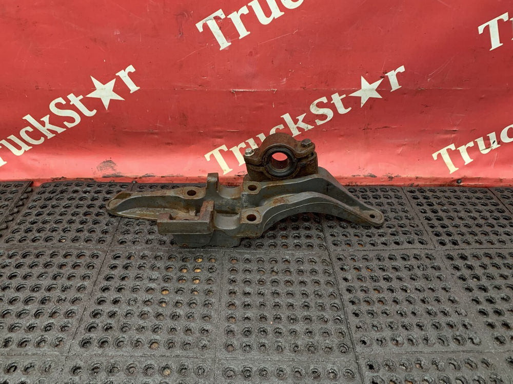 Кронштейн пневморессоры правый