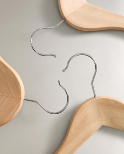 ZARA HOME Лакированные деревянные вешалки (комплект из 3 штук), светло-бежевый