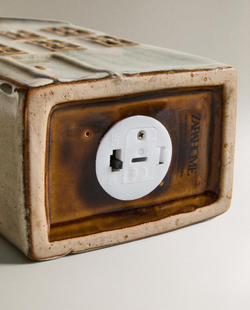 ZARA HOME РОЖДЕСТВЕНСКОЕ УКРАШЕНИЕ «ФАРФОРНЫЙ ДОМИК» С ПОДСВЕТКОЙ, КОРИЧНЕВЫЙ