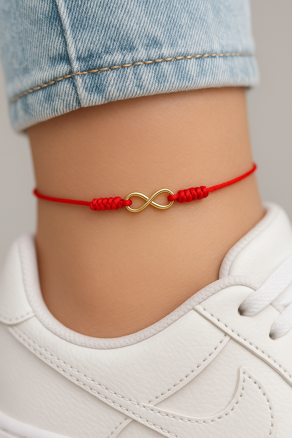 Браслет на ногу Бесконечность. Браслет из красной нити