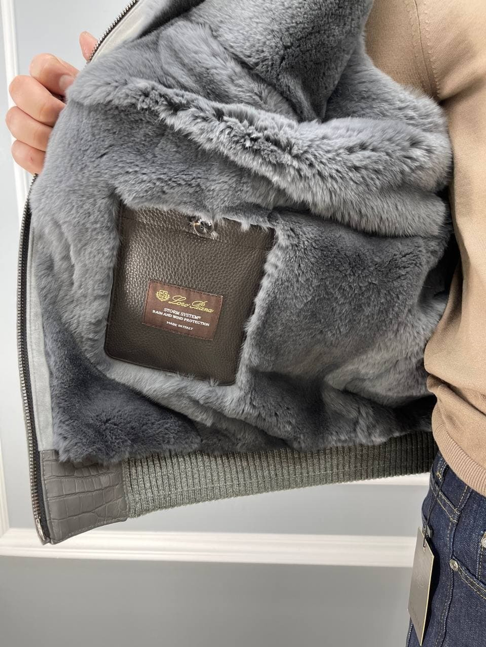 Кашемировая куртка Loro Piana со вставками кожи крокодила и мехом внутри