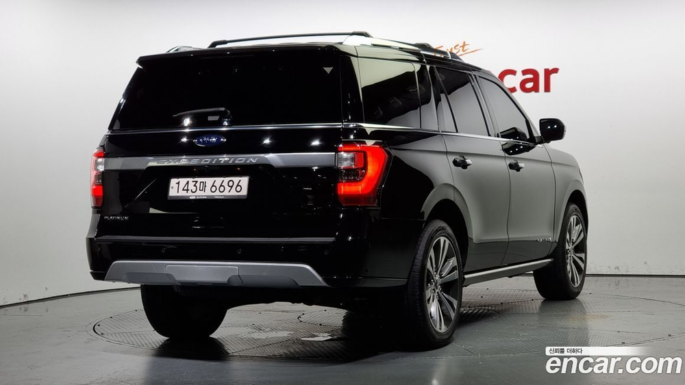 Ford Expedition Platinum 4WD (03.2022)