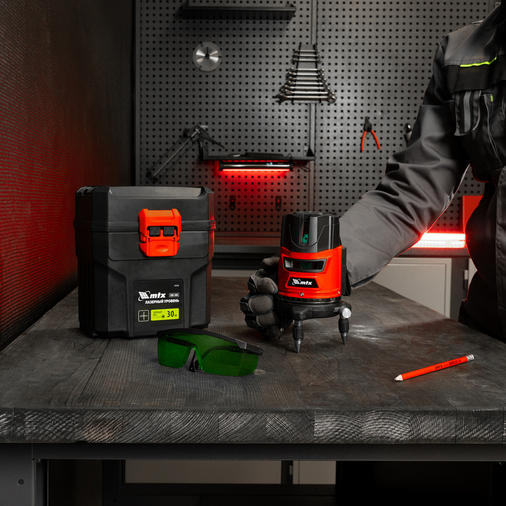 Лазерный уровень CRX-30G, 30 м, зеленый луч, батарейки, резьба 5/8" MTX