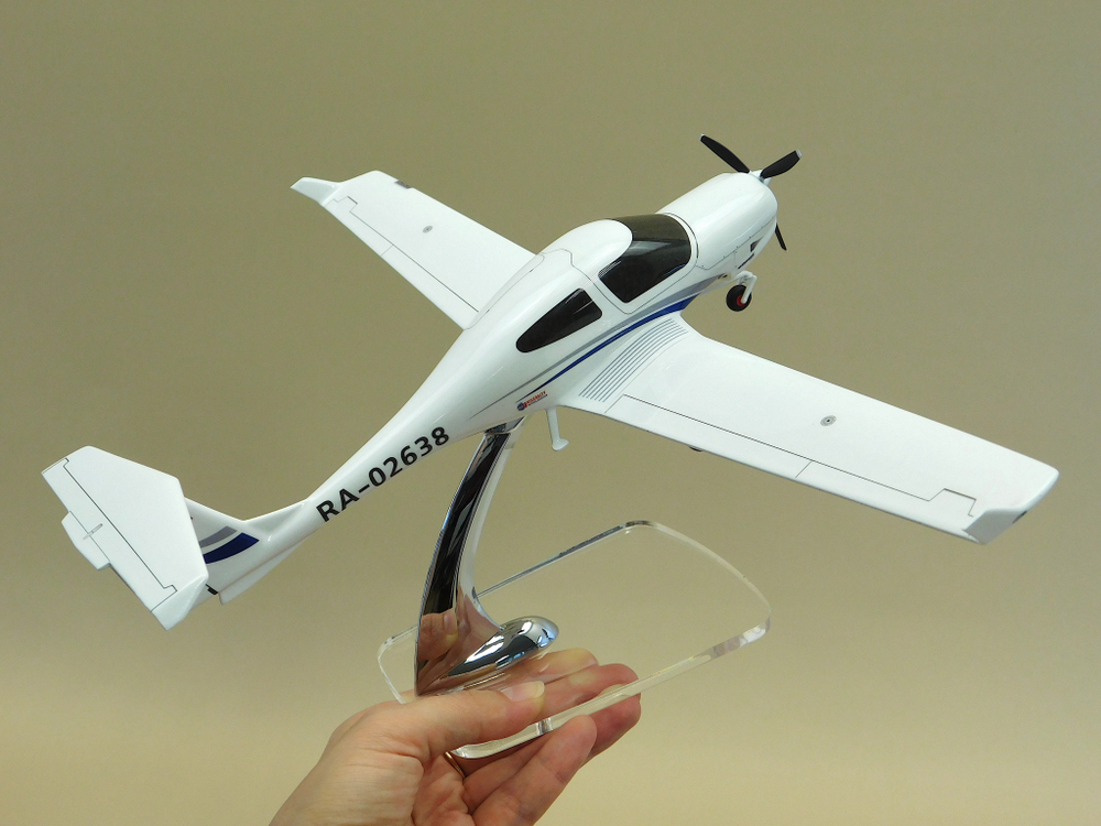 Модель самолета DA-40NG (М1:30, RA-02638)