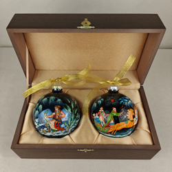 Набор новогодних шаров с ручной росписью "По-щучьему веленью" и "Тройка" в футляре