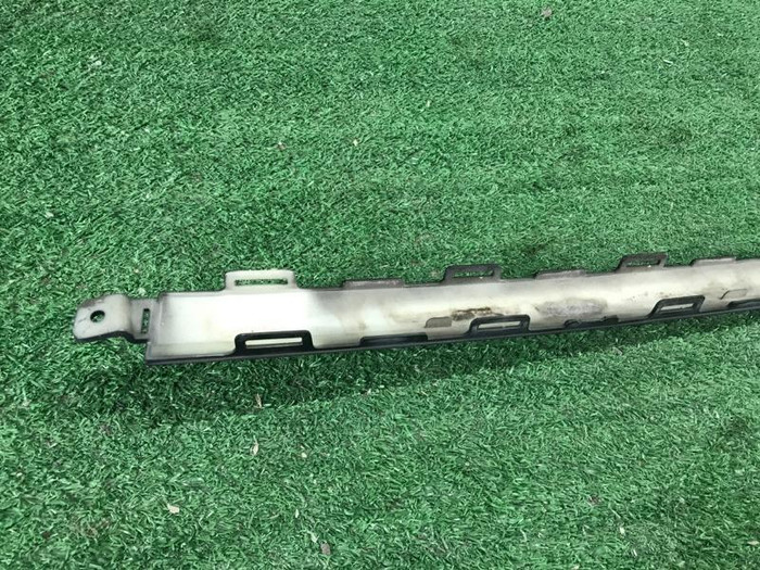 Молдинг заднего бампера Bentley Bentayga (2015-2020)