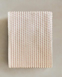 ZARA HOME БАННОЕ ПОЛОТЕНЦЕ ИЗ ХЛОПКА С РЕЛЬЕФНЫМ УЗОРОМ, РОЗОВЫЙ