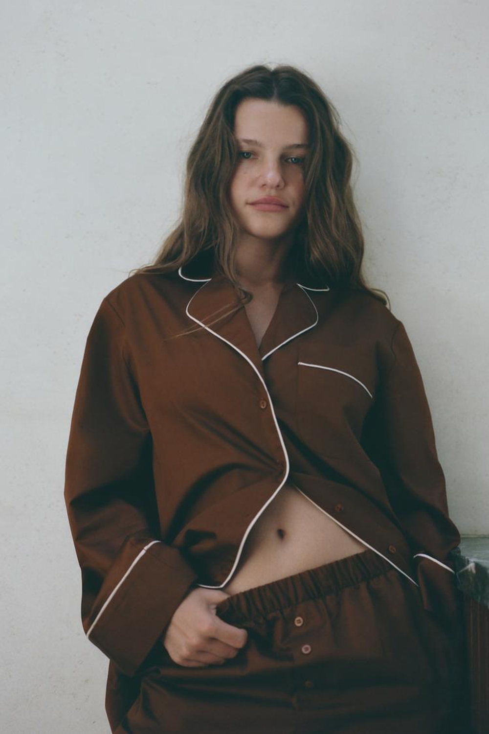 ZARA РУБАШКА В ПИЖАМНОМ СТИЛЕ ИЗ ПОПЛИНА С КОНТРАСТНОЙ ОТДЕЛКОЙ, КОРИЧНЕВЫЙ